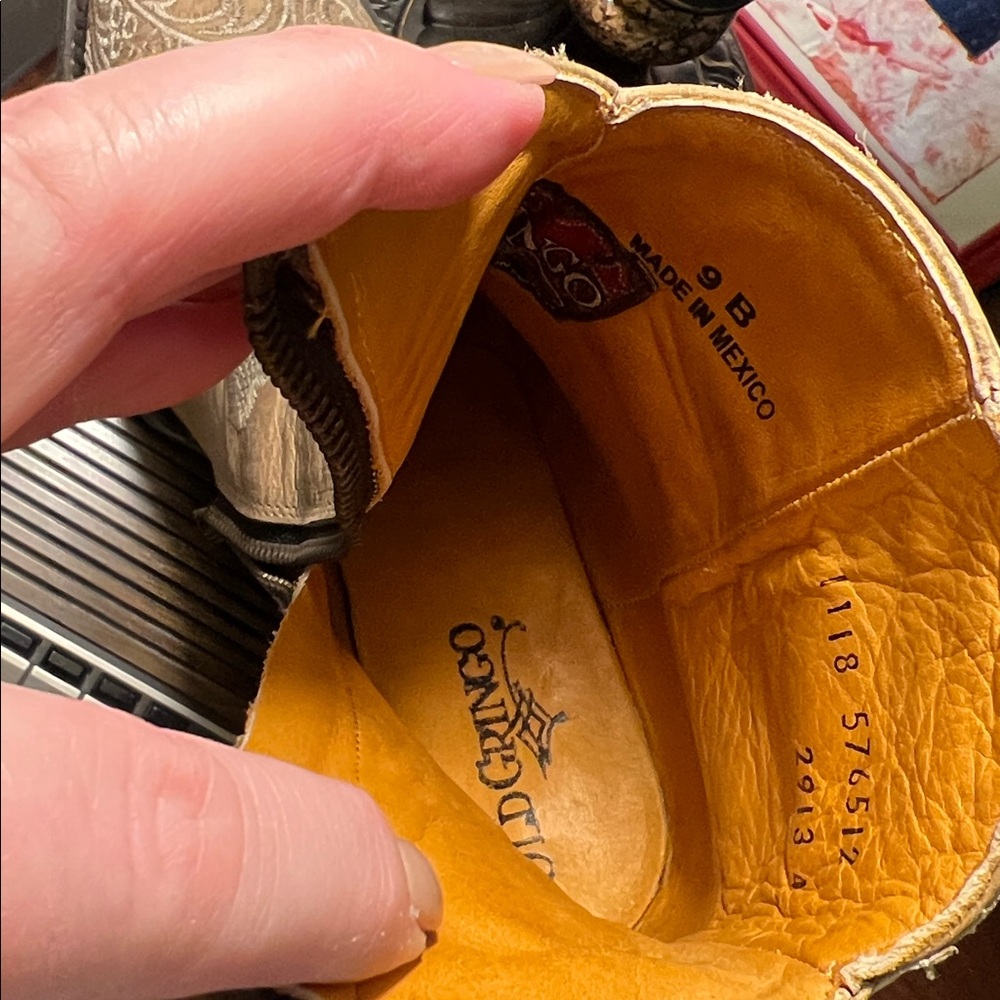 🔥Old Gringo Tan Embroidered VERY Distressed Ankle Boots, EUC, 9 (Actual Photos) - Picture 14 of 16